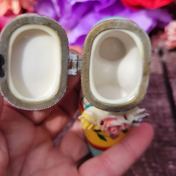 Trinket Box Porcelain Shoe - Picture 5 of 10